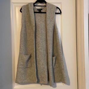 Tahari Sleeveless Grey Sweater Vest